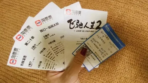 英雄联盟，战队转会潮引关注